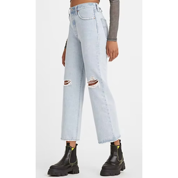 Levi's Denim - NWT Levi's Ribcage Straight Ankle Jeans Size 28
